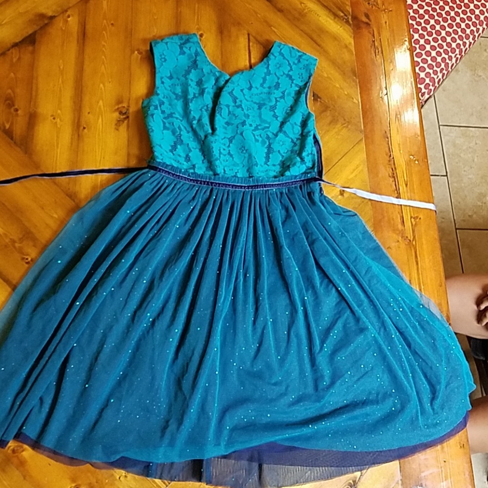 Pretty real and navy little girl dress